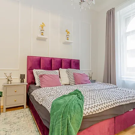 アパート W17elegant Inner W/king Bed&friendly Host ブダペスト