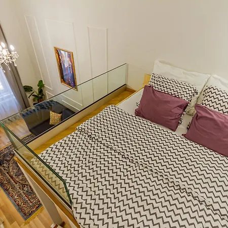 W17elegant Inner W/king Bed&friendly Host