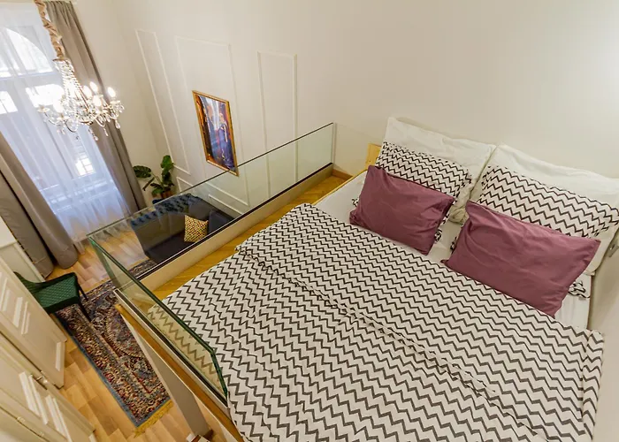 W17elegant Inner W/king Bed&friendly Host